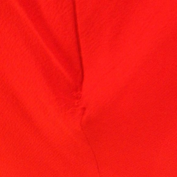 Red Formal Gown - Cache Size 8 - Picture 5 of 7